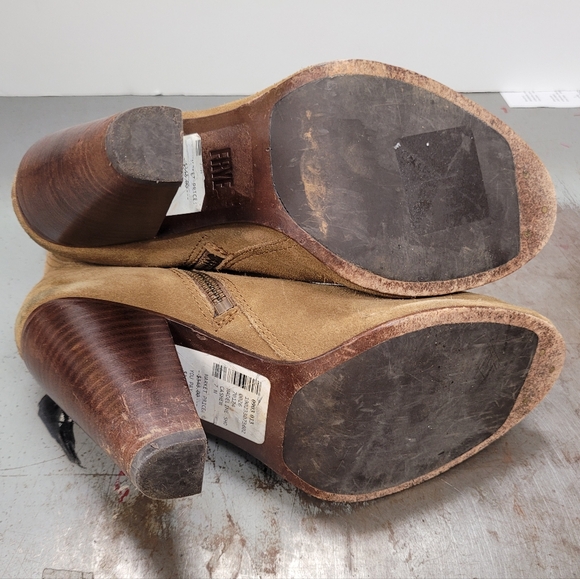 Frye Madeline Short Bootie Heels Cashew in color Suede Leather 7 M - Picture 9 of 9